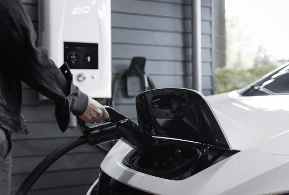 Who Will Be King of Electric Vehicles? Tesla or a New Leader?