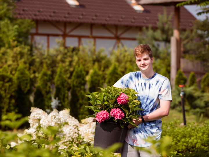 Hiring Summer Students? Know Your Insurance Obligations